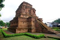 Foto : Candi Gununggangsir yang terletak di Kecamatan Beji, Kabupaten Pasuruan, Jawa Timur (Sumber: wikipedia.org)